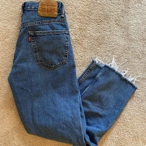 Levi’s 550 style. Cropped